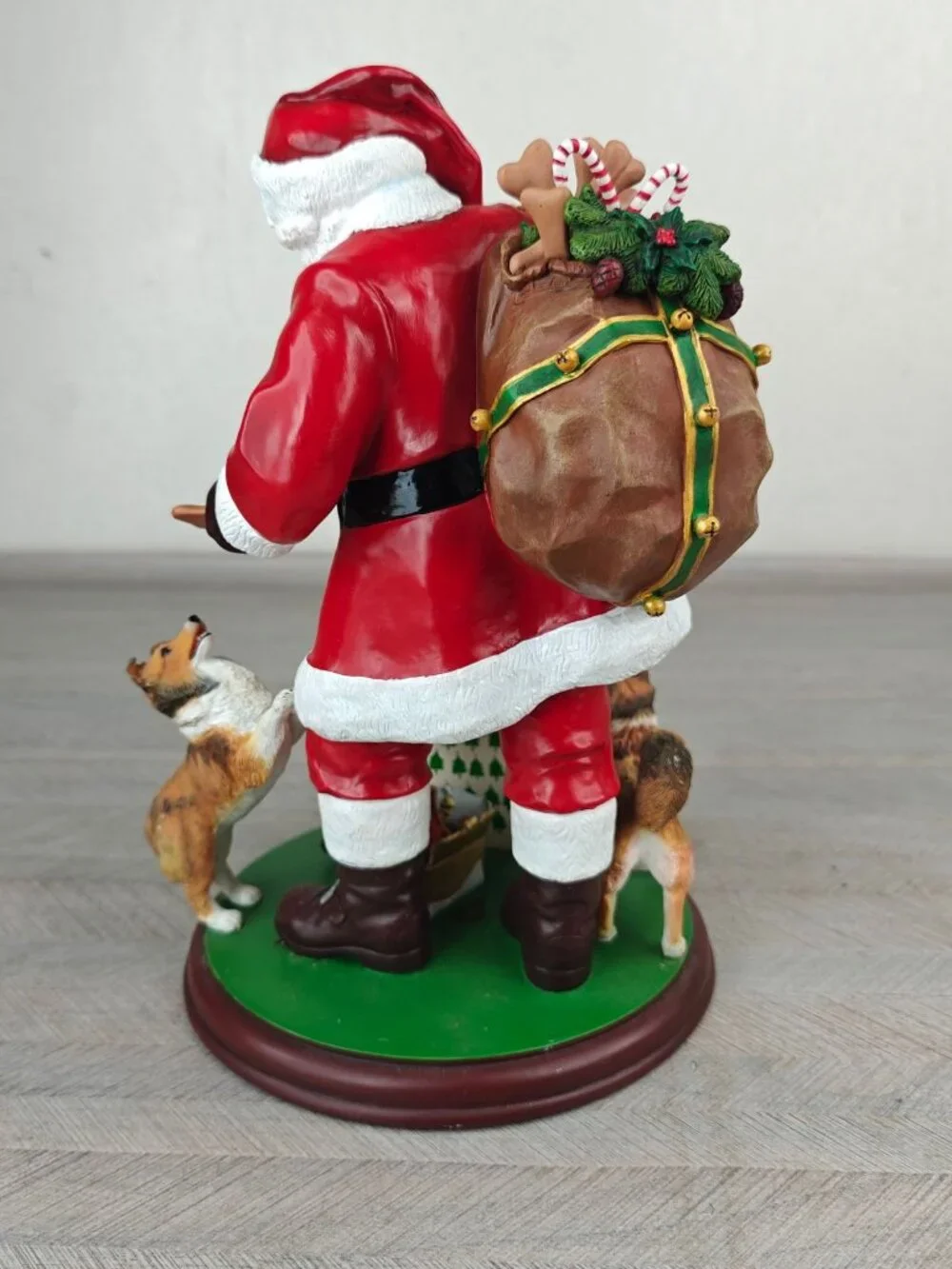 Danbury Mint Santa's Little Shelties Figurine Hand-Painted Resin Christmas 10